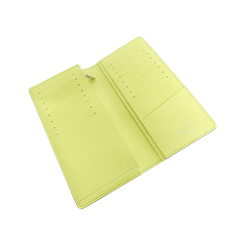 Louis Vuitton Taiga Llama Portefeuille Brazza M14131 Wallet