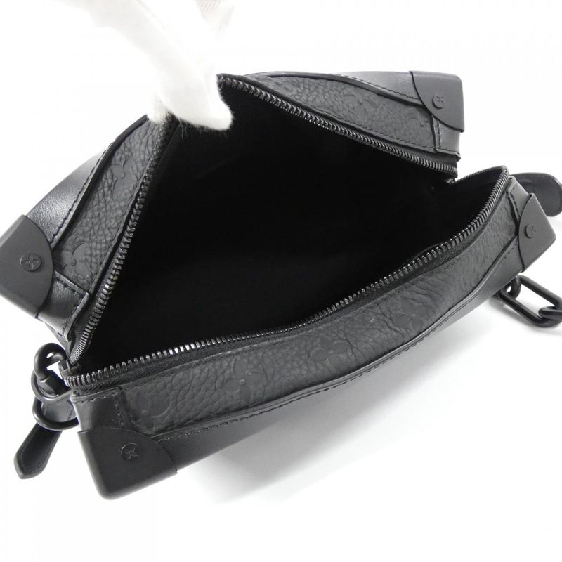 Louis Vuitton Taurillon Monogram Soft Trunk M55700 Shoulder Bag