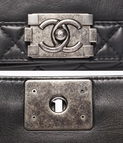 Chanel Chain Shoulder Bag Boy Chanel 28 Silver Hardware Cancer Metallic