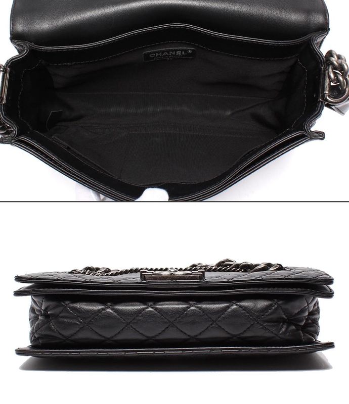 Chanel Chain Shoulder Bag Boy Chanel 28 Silver Hardware Cancer Metallic