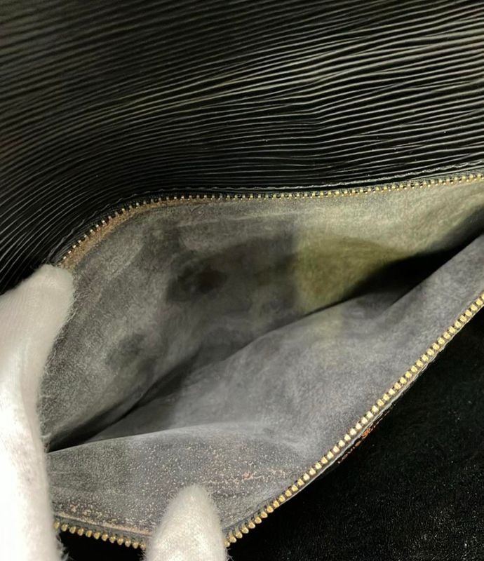 Epi Louis Vuitton Clutch Bag Second Bag Pochette Serie Dragonne M52612 Mens