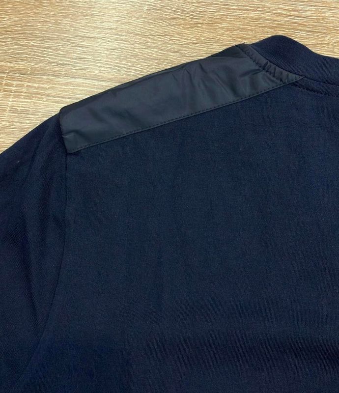 Prada Rubber Logo Nylon Pocket V-neck T-shirt Men's SIZE S Prada