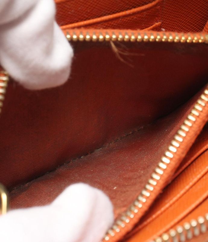 Prada Round Zipper Wallet Women's Prada