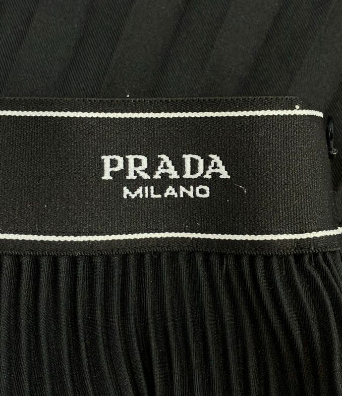 Prada Pleated Skirt Waist Logo Women's SIZE 40 (M) Prada