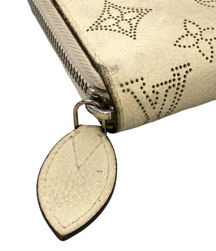 Louis Vuitton Round Zipper Long Wallet Mahina Zippy Wallet M58878 Men's Women's
