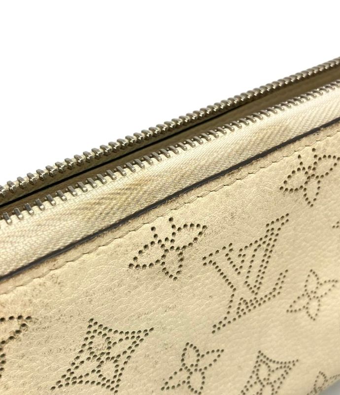 Louis Vuitton Round Zipper Long Wallet Mahina Zippy Wallet M58878 Men's Women's