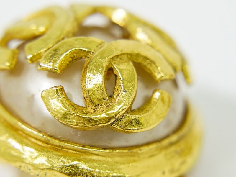 Authentic Chanel Triple Coco Mark Faux Pearl Earrings GP Gold Plated White Coco