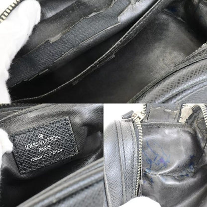 Louis Vuitton Second Bag Taiga Trousse Ivan M32492 04bs064