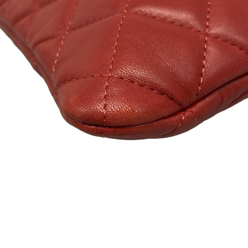 Chanel Clutch Bag Matelasse Red Gold Hardware / Casino Lucky Charm Lambskin