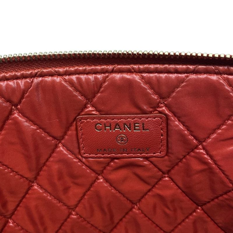 Chanel Clutch Bag Matelasse Red Gold Hardware / Casino Lucky Charm Lambskin
