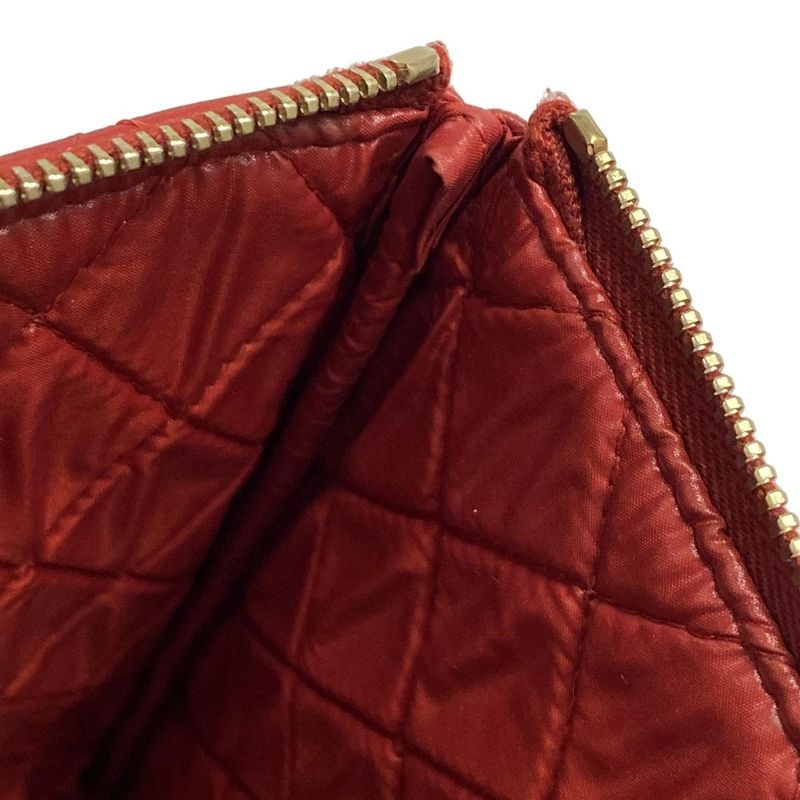 Chanel Clutch Bag Matelasse Red Gold Hardware / Casino Lucky Charm Lambskin