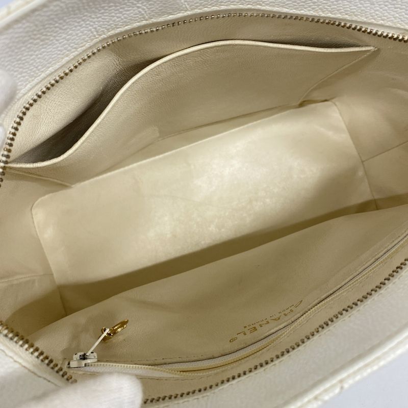 Chanel Tote Bag Revival Tote Caviar Skin White Gold Hardware Women's