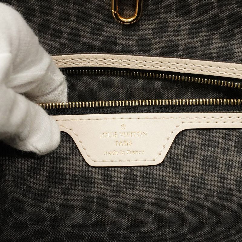 Louis Vuitton Tote Bag Monogram Wild At Heart Neverfull MM M45819 Cles Women's