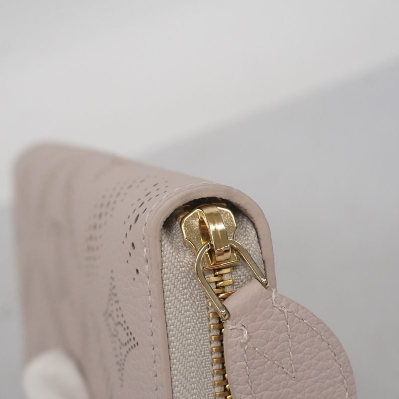 Louis Vuitton Mahina Zippy Wallet M13469 Bloom Gray/pin Cles Deuce