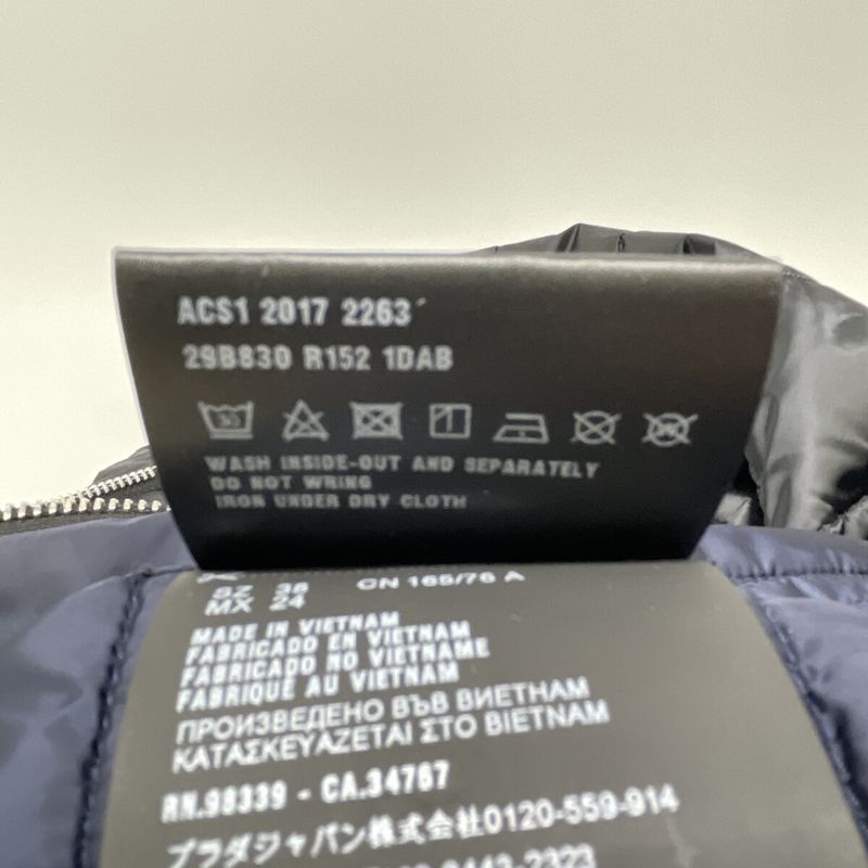 Prada 29b830 Black Triangle Plate Stand Collar Down Jacket 38