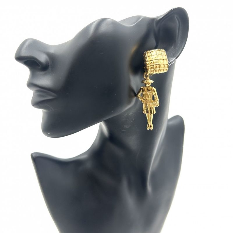 Chanel Earring Ladies Mademoiselle Accessories Swing Gold Chanel GP Approx