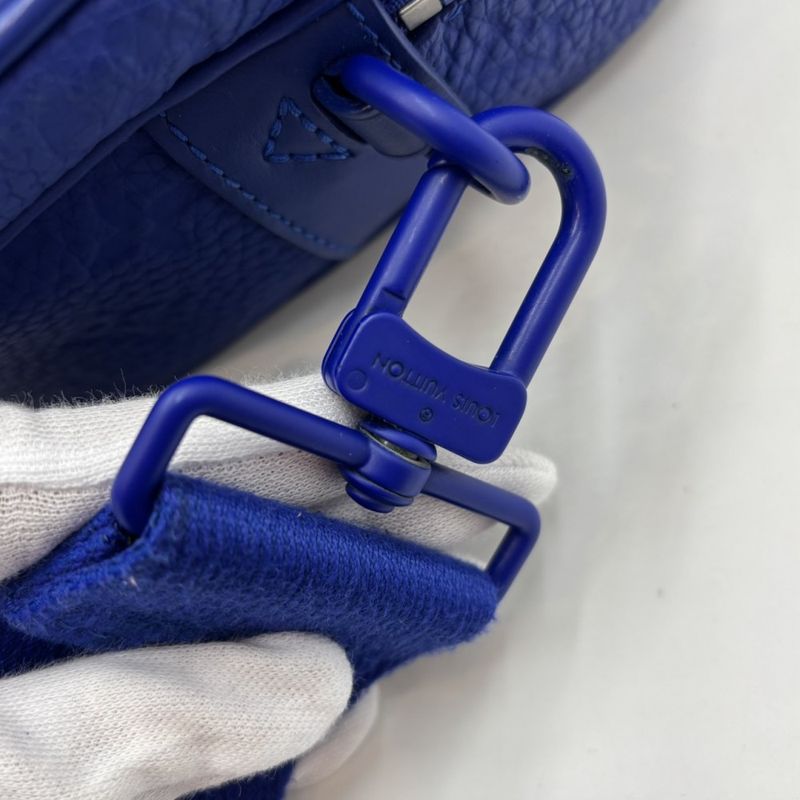 Louis Vuitton Shoulder Bag Men's Taurillon Monogram S Lock Messenger 2WAY