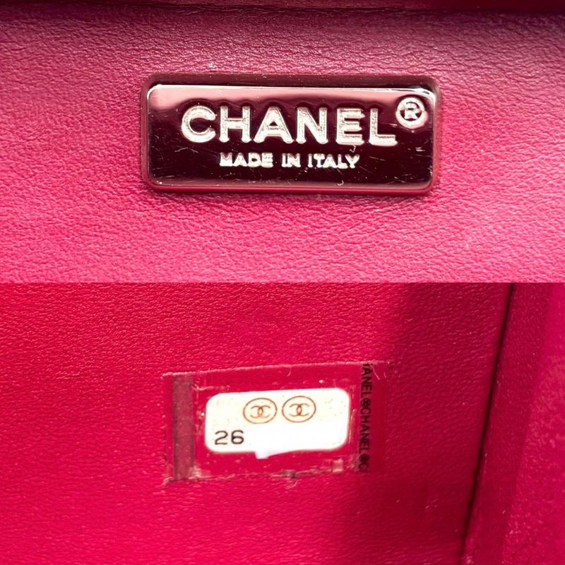 Chanel Shoulder Bag Women's Chevron V Stitching Turnlock Shoulder Crossbody Bag