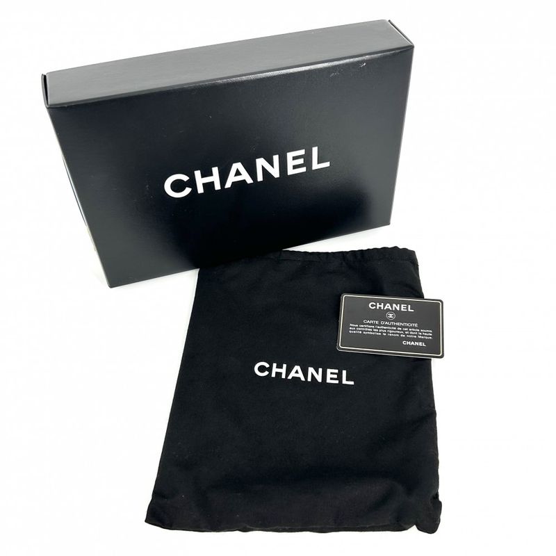Chanel Chanel Shoulder Bag Women Quilted Emblem Patch Chain