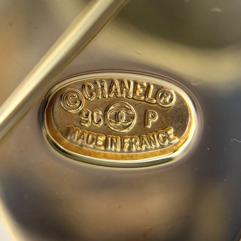 Chanel Brooch Ladies Coco Mark Turnlock Design Accessories Chanel GP 96P Gold