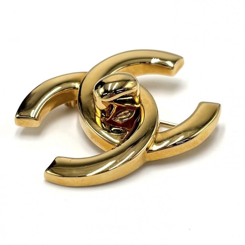 Chanel Brooch Ladies Coco Mark Turnlock Design Accessories Chanel GP 96P Gold
