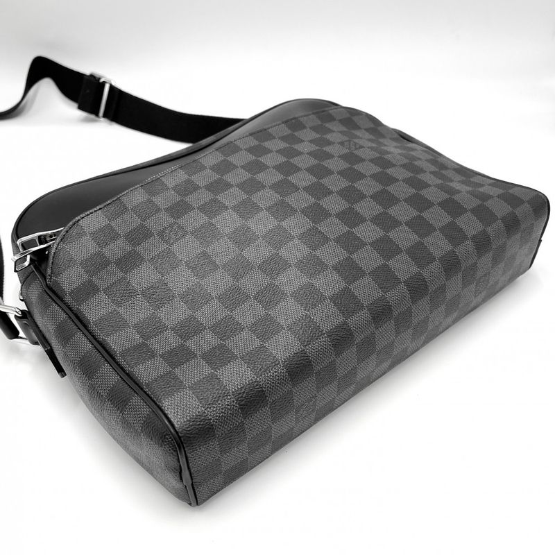 Louis Vuitton Shoulder Bag Men's Dayton MM Shoulder Crossbody Louis Vuitton