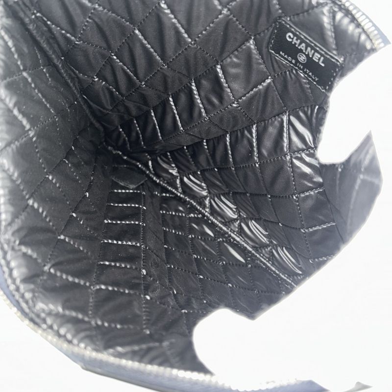 Chanel Clutch Bag Unisex Matelasse Second Bag Coco Mark Bicolor Chanel Leather