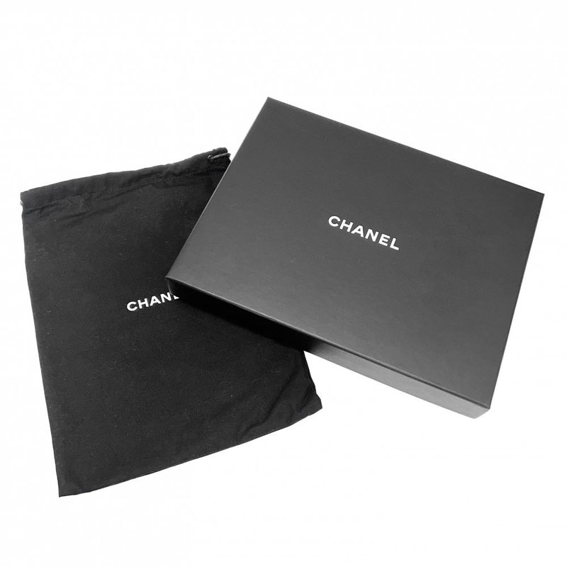 Chanel Clutch Bag Unisex Matelasse Second Bag Coco Mark Bicolor Chanel Leather