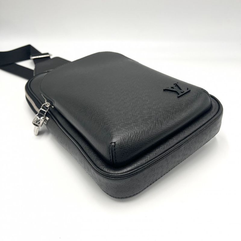 Louis Vuitton Body Bag Men's Taiga Avenues Ring Bag Crossbody Bag Shoulder