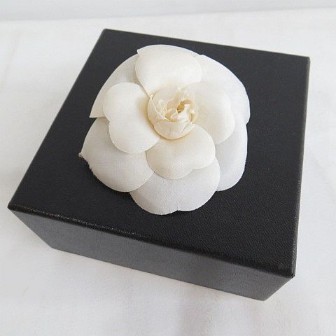Chanel Camellia Flower Corsage Brooch Ivory Tone None Fabric Accessories