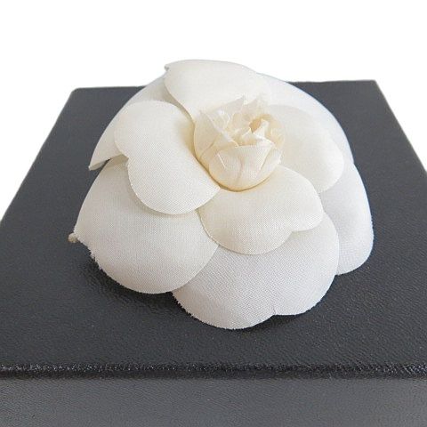 Chanel Camellia Flower Corsage Brooch Ivory Tone None Fabric Accessories