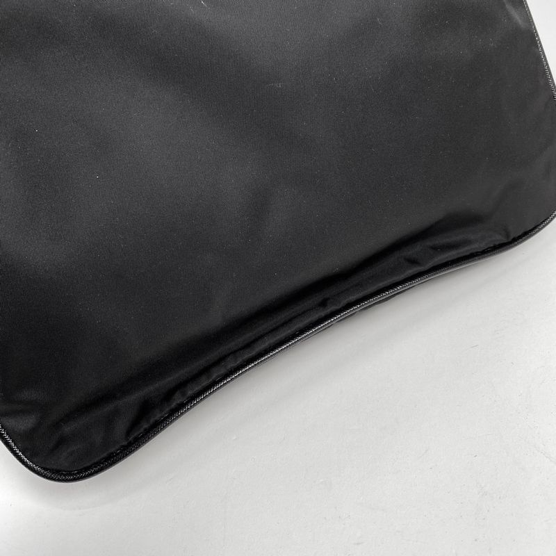 Prada Logo Plate Shoulder Bag Crossbody Shoulder Bag Tessuto Nylon Nero (black)