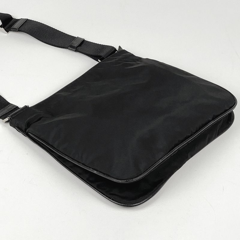 Prada Logo Plate Shoulder Bag Crossbody Shoulder Bag Tessuto Nylon Nero (black)