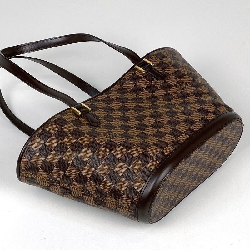 Louis Vuitton Manosque PM Shoulder Bag Shoulder Trapezoid Shape Handbag Damier