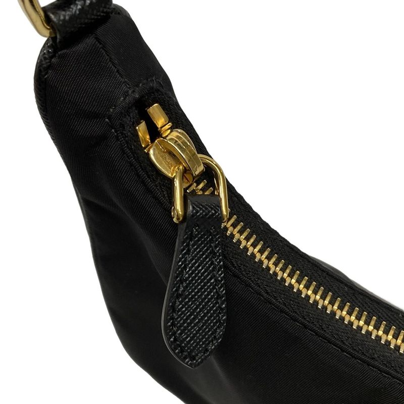 Prada Shoulder Bag Re-edition 2005 Re-nylon Bag 1bh204 Black And Gold Leather