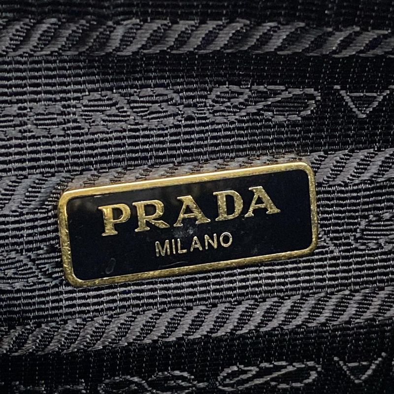 Prada Shoulder Bag Re-edition 2005 Re-nylon Bag 1bh204 Black And Gold Leather