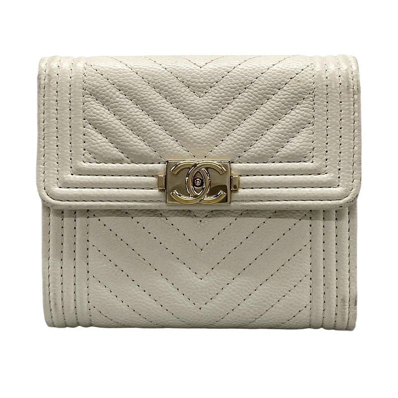 Chanel Trifold Wallet Boy Chanel Ivory Compact / V-stitching / Gold Hardware /