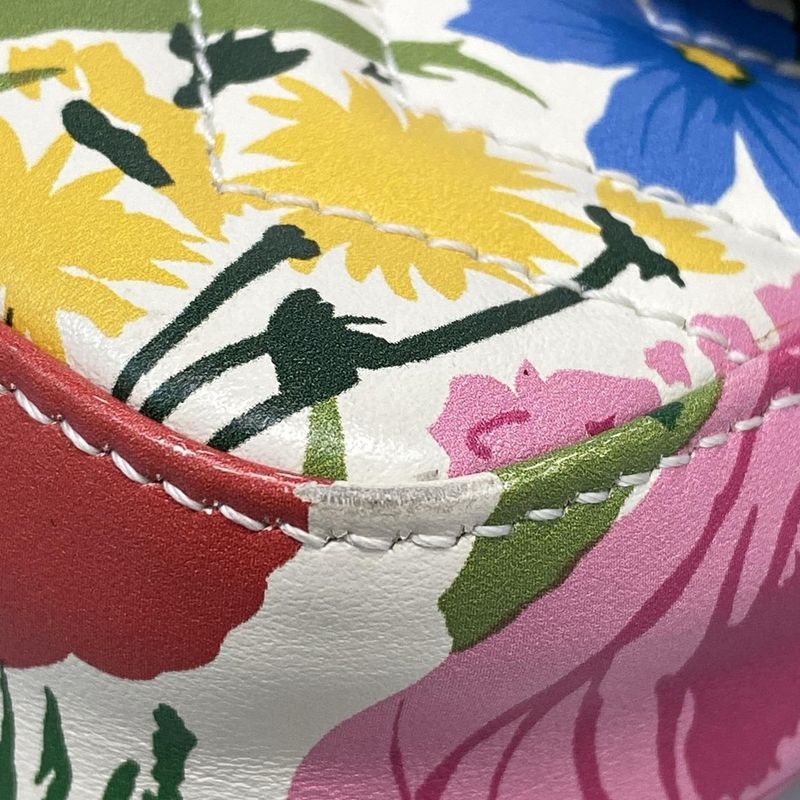 Gucci Shoulder Bag GG Marmont Quilted Leather Super Mini Bag 476433 White X