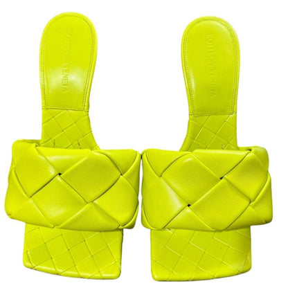 Bottega Veneta Leather Maxi Intrecciato Mule Sandals Size 35 1 2 Approx 22.5cm