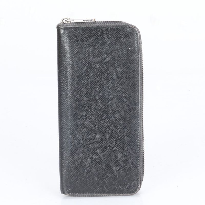 Louis Vuitton Taiga Zippy Wallet Vertical M32822 Leather Long Wallet Fold Round