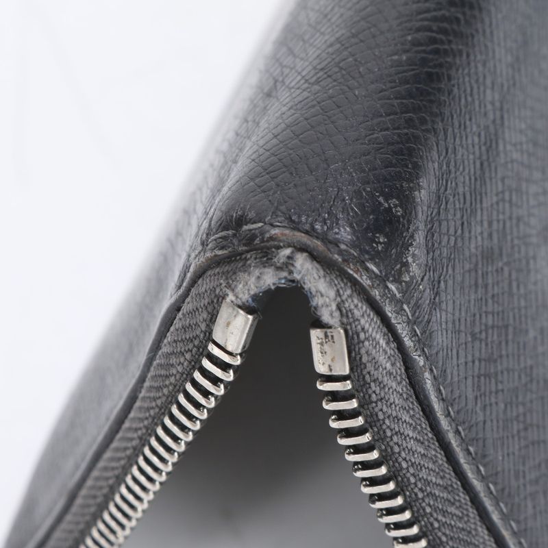 Louis Vuitton Taiga Zippy Wallet Vertical M32822 Leather Long Wallet Fold Round