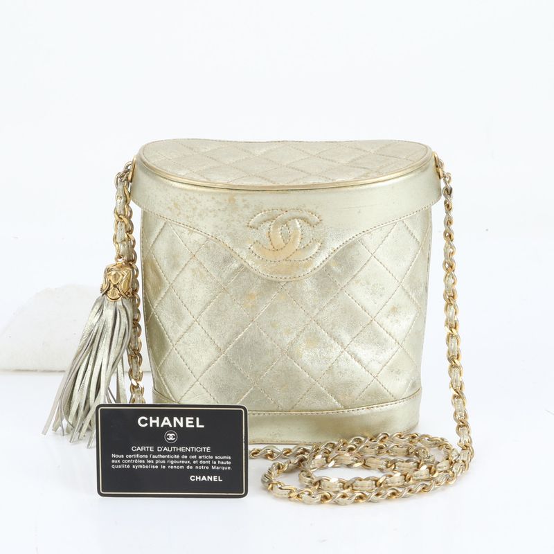 Chanel Authenticity Matelasse Lambskin Leather Shoulder Bag Crossbody Women's