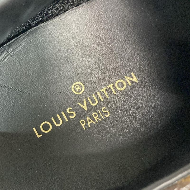 Louis Vuitton Sneakers 37 1/2 Women's Runaway Line Sneakers 1a3cw4 Black X Dark