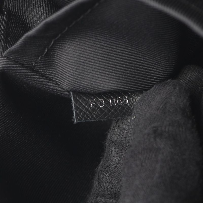 Louis Vuitton Shoulder Bag Outdoor Messenger PM Taiga Noir Black M33435 Noir