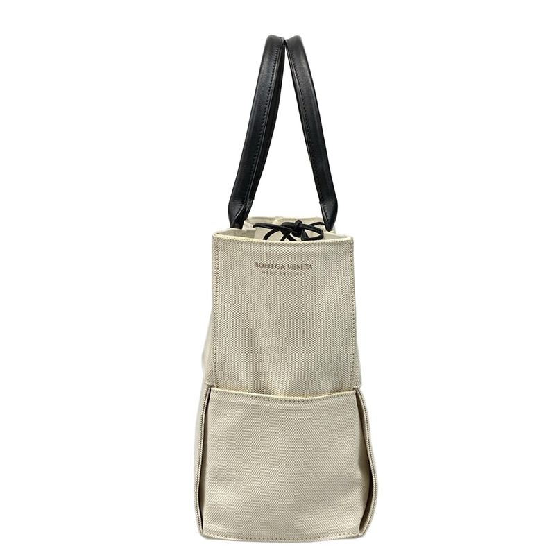 Bottega Veneta Tote Bag Medium The Arcotote Ivory And Black Leather