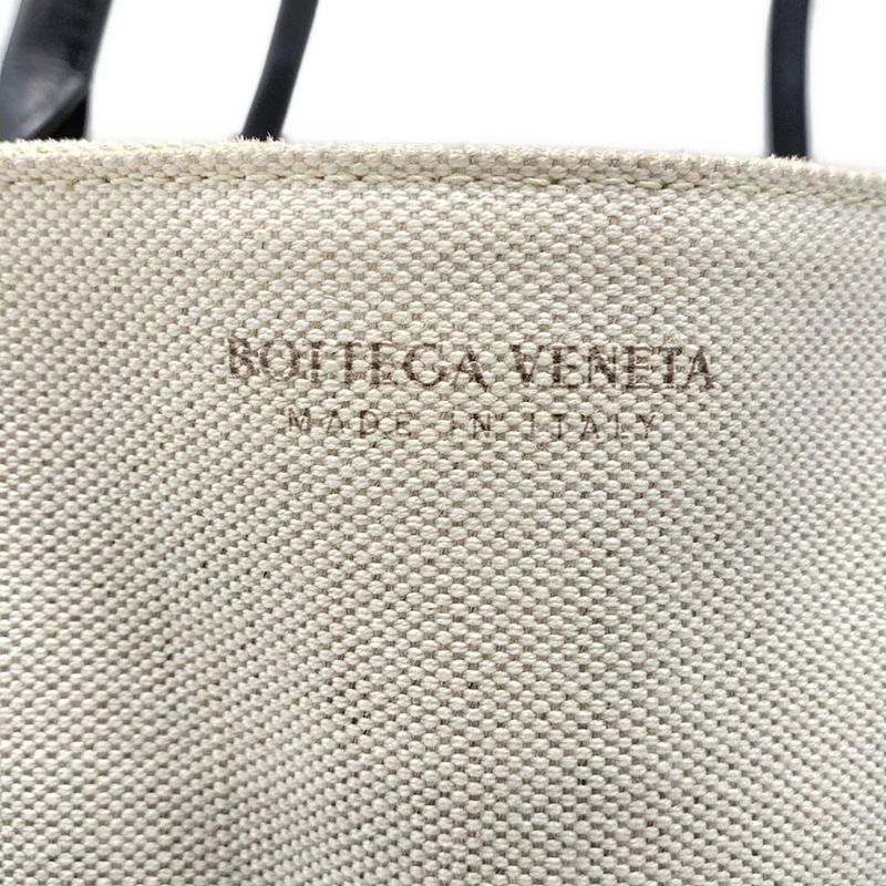 Bottega Veneta Tote Bag Medium The Arcotote Ivory And Black Leather