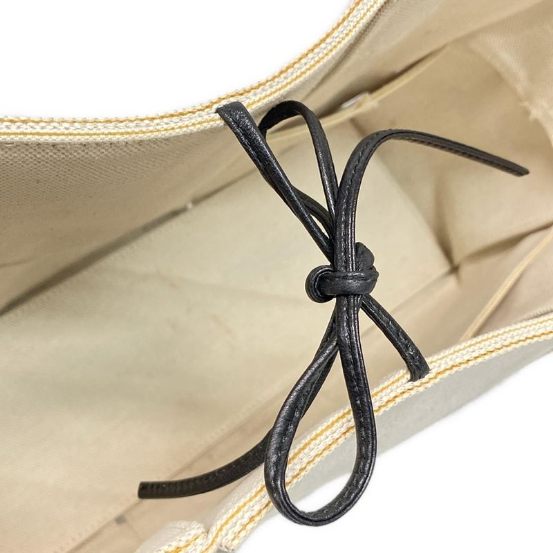 Bottega Veneta Tote Bag Medium The Arcotote Ivory And Black Leather