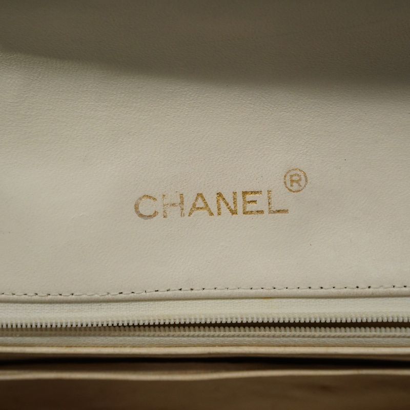 Chanel Shoulder Bag Matelasse Lambskin White Gold Hardware Women