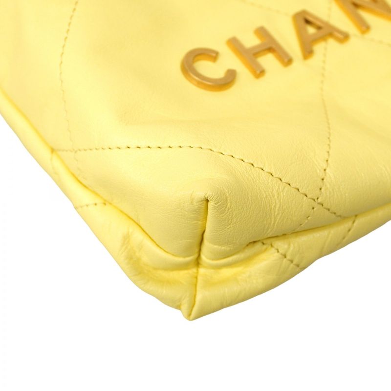 Chanel Shoulder Bag Chanel 22 Calf Yellow Gold Hardware Women