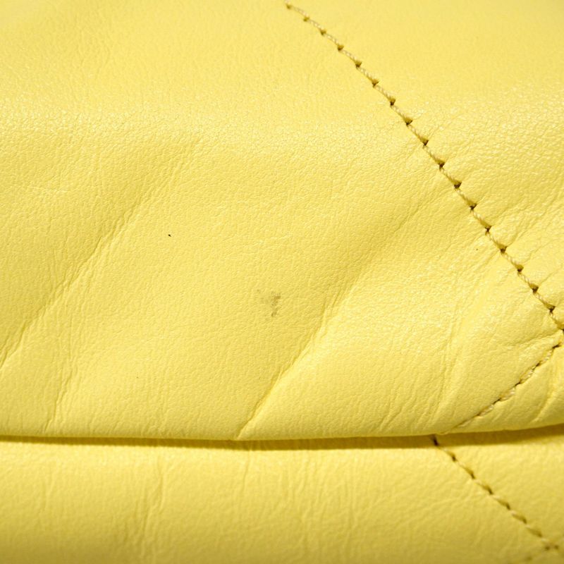 Chanel Shoulder Bag Chanel 22 Calf Yellow Gold Hardware Women